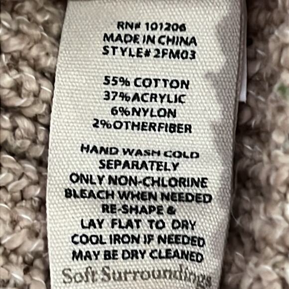 Soft Surroundings Womans Oversized Pullover Scallop V Neck tan Sweater Size M. - Picture 6 of 7